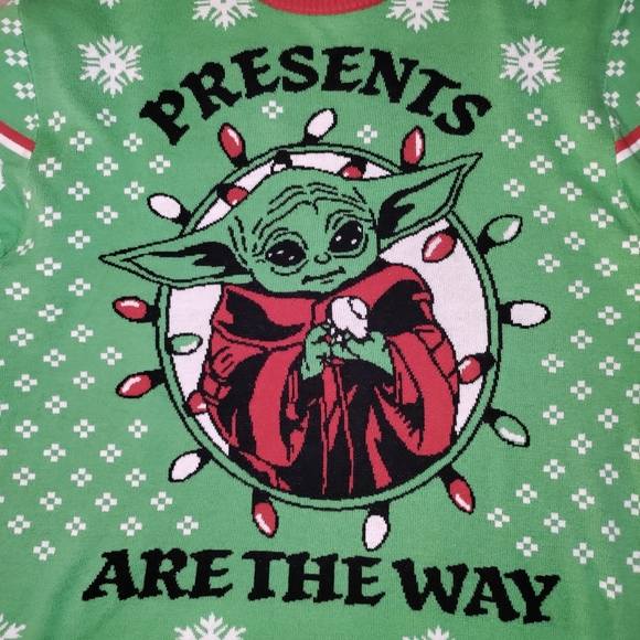 Star Wars | Yoda Mandalorian Red & Green Snowflake Christmas Sweater Size XL - Picture 6 of 14